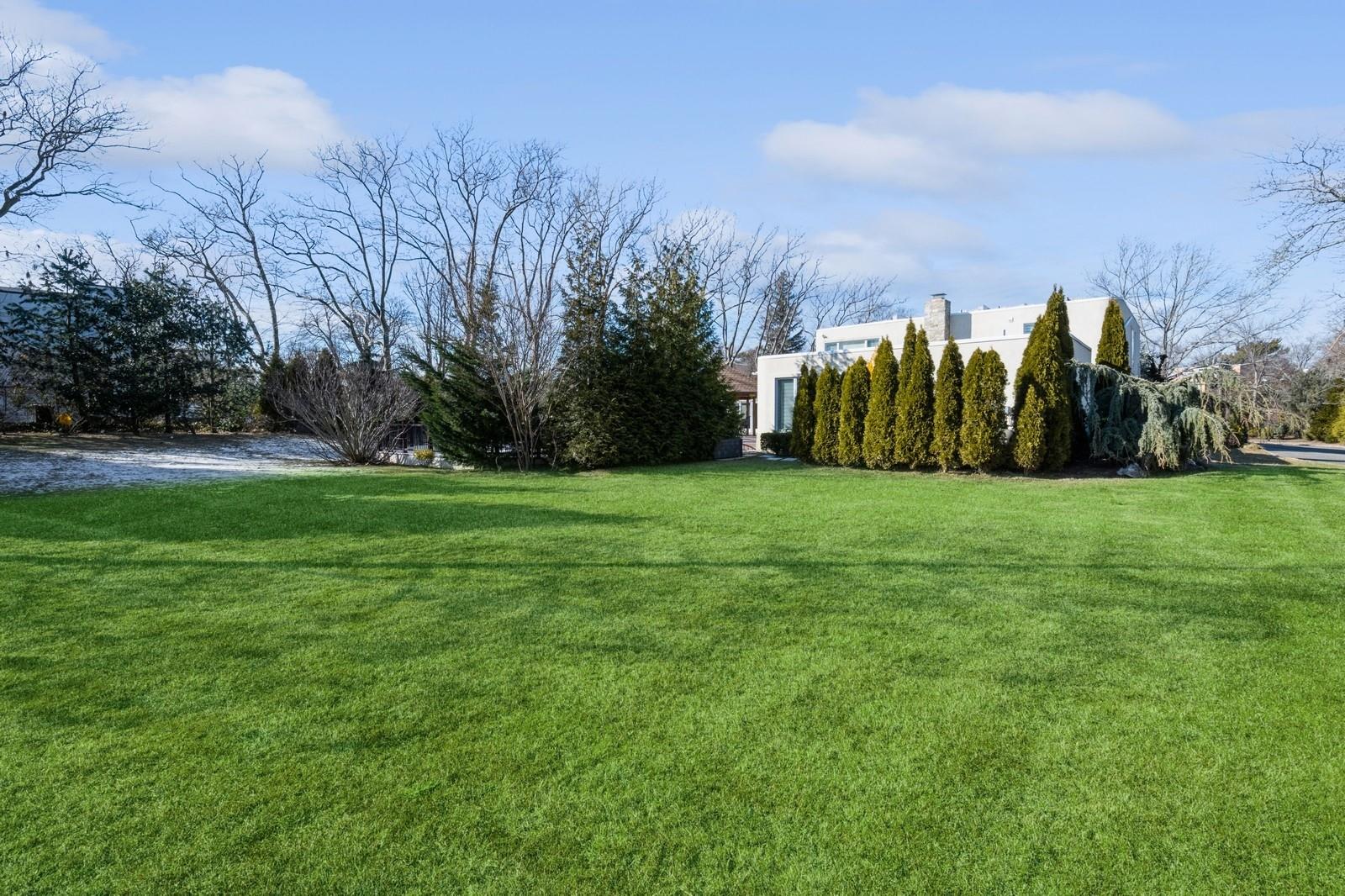 10 Macy Drive, Hewlett Bay Park, New York image 4