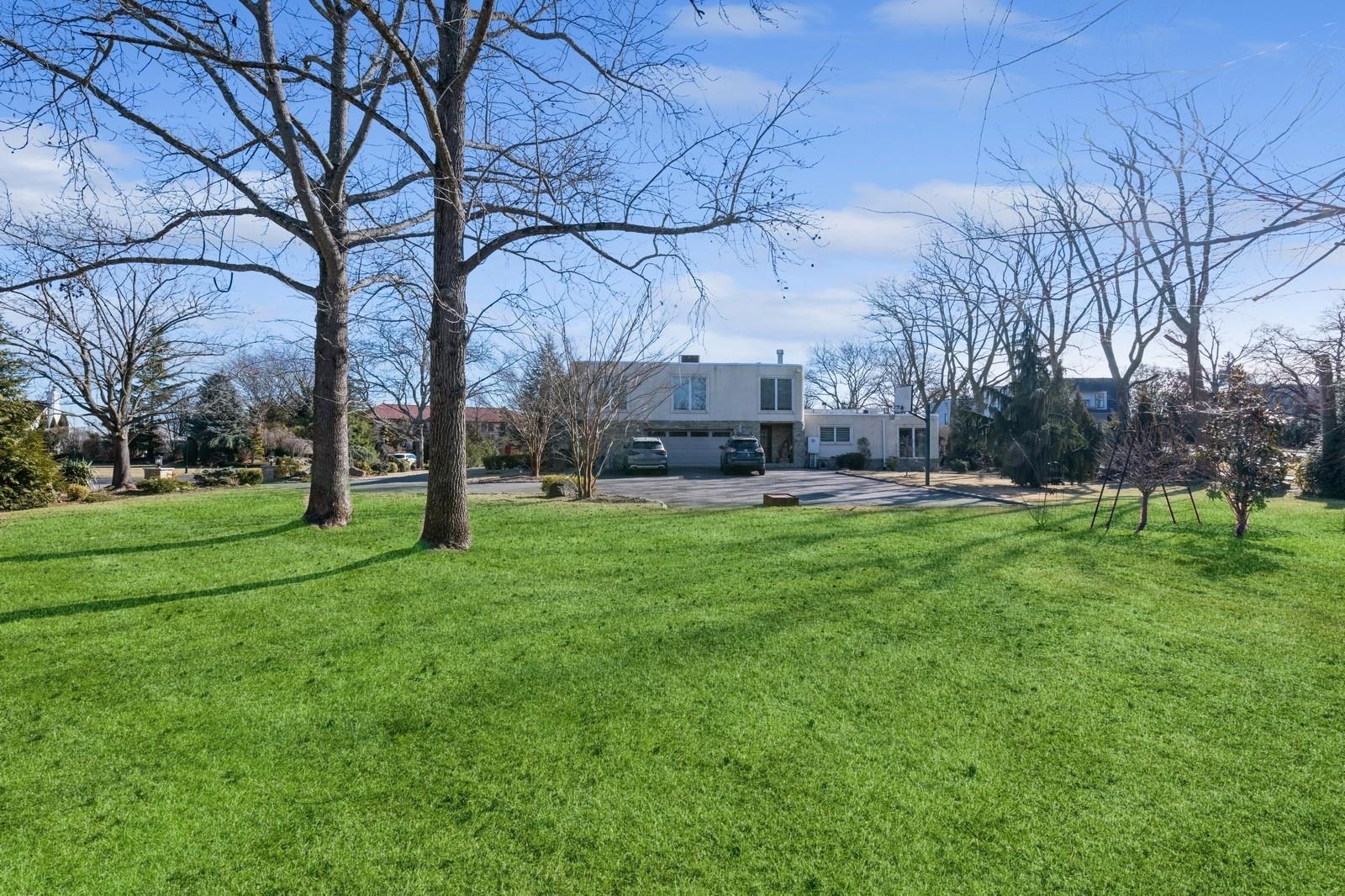 10 Macy Drive, Hewlett Bay Park, New York image 6