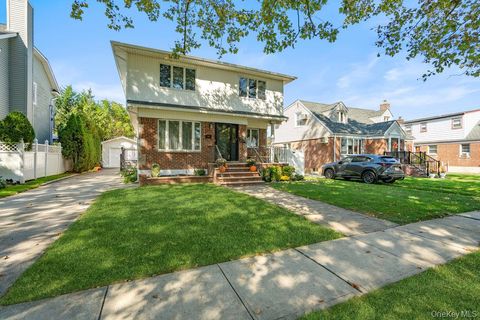 116 Sperry Boulevard New Hyde Park NY 11040