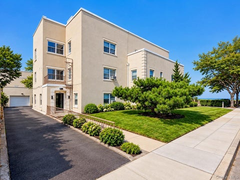 Photo of 525 Beach 138th Street #A2, Belle Harbor, NY 11694 (MLS # 1064679)