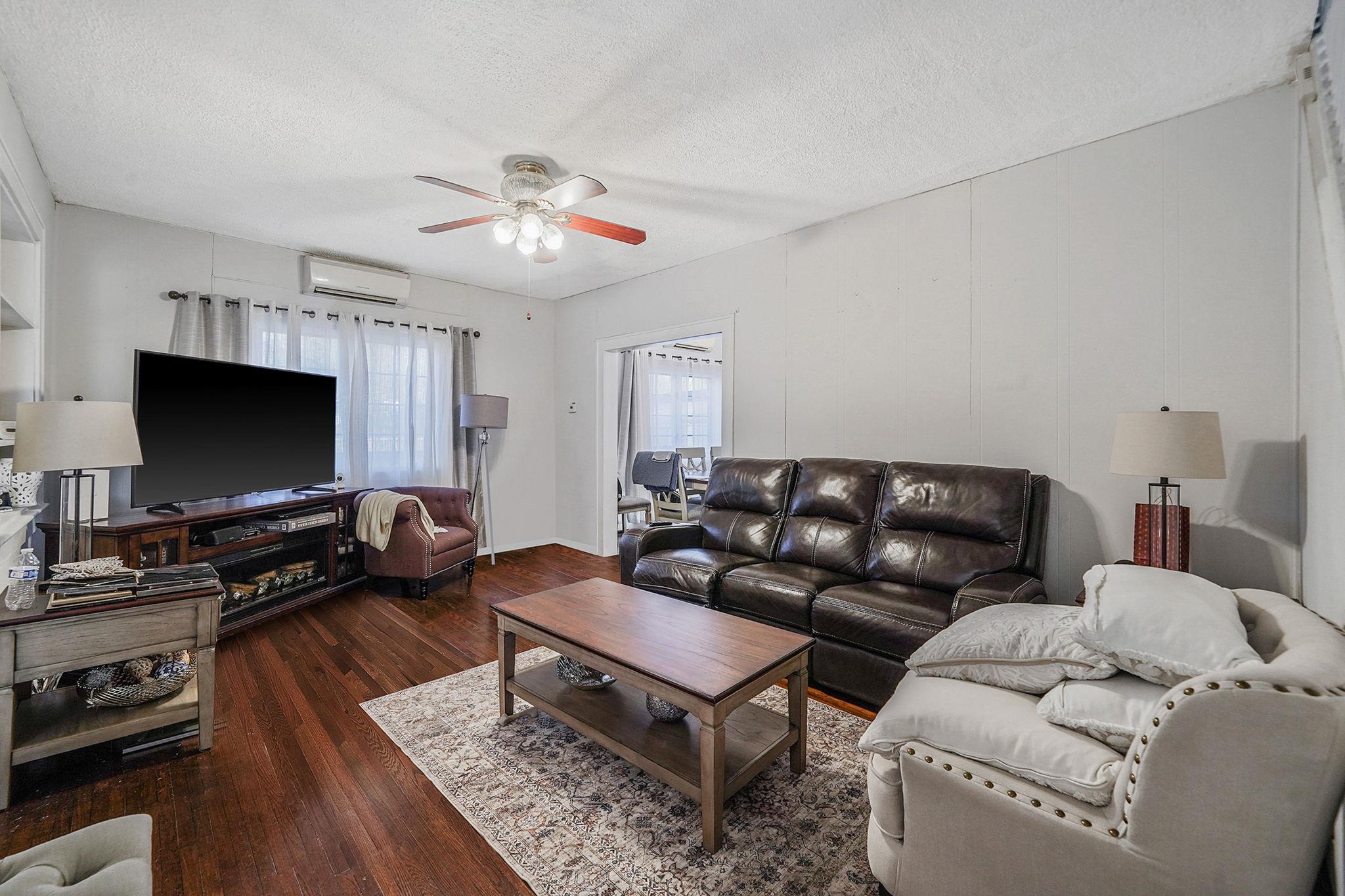 62 Moffitt Boulevard, East Islip, New York image 6