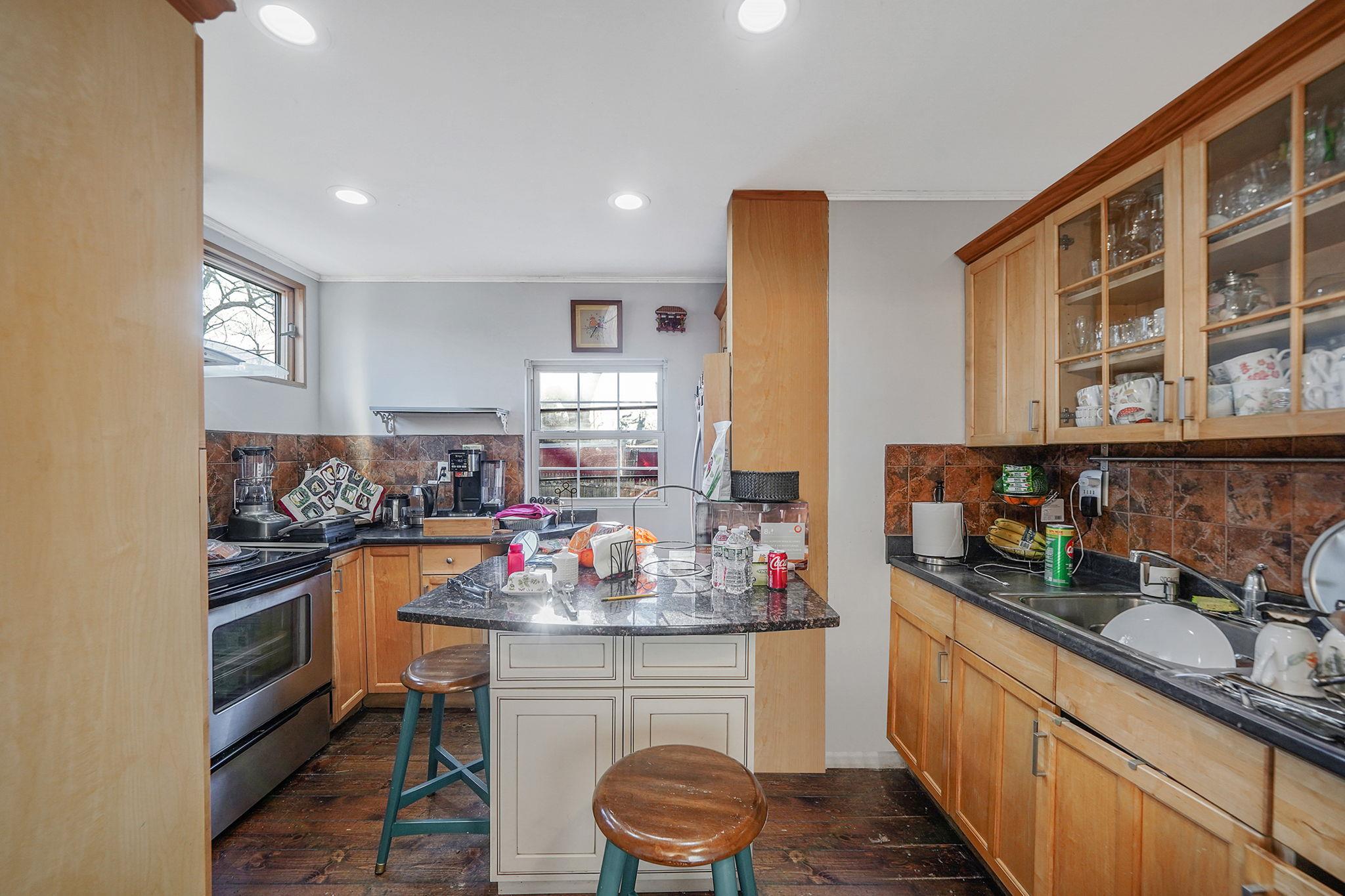 62 Moffitt Boulevard, East Islip, New York image 4