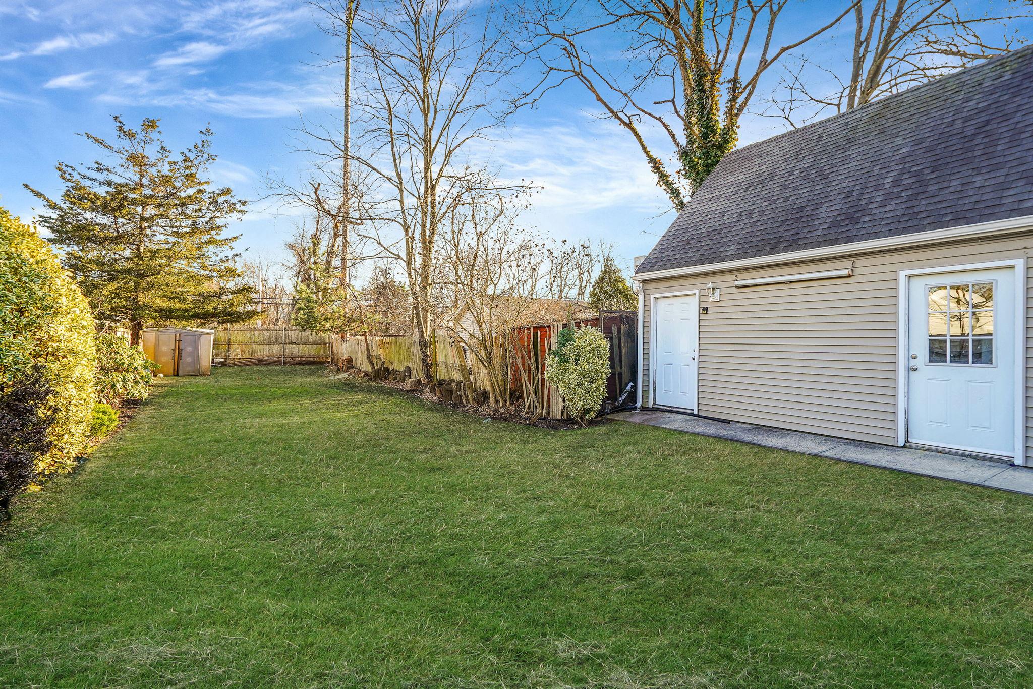 62 Moffitt Boulevard, East Islip, New York image 26
