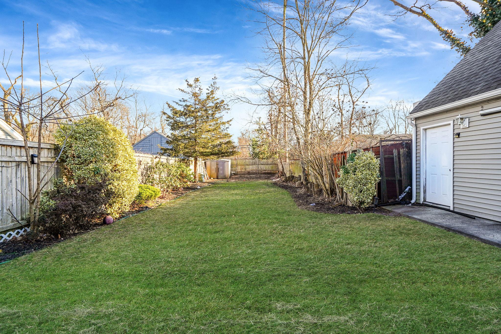62 Moffitt Boulevard, East Islip, New York image 25