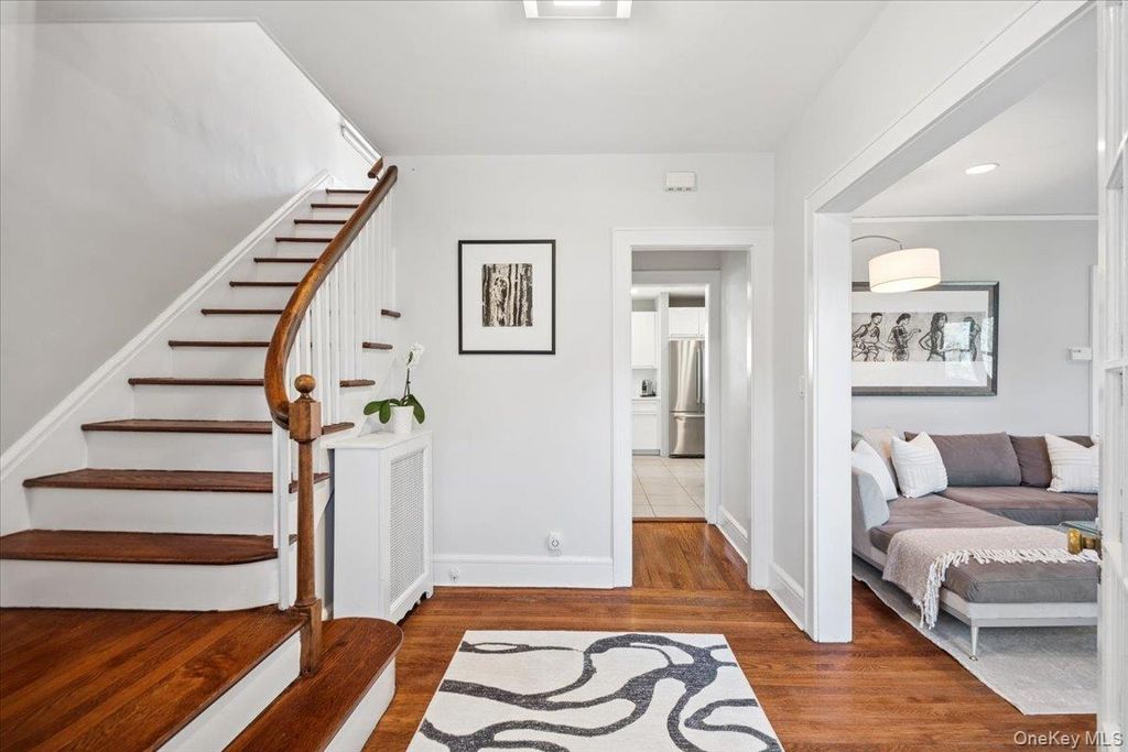 Photo of 337 Heathcote Road, Scarsdale, NY 10583 (MLS # 985350)