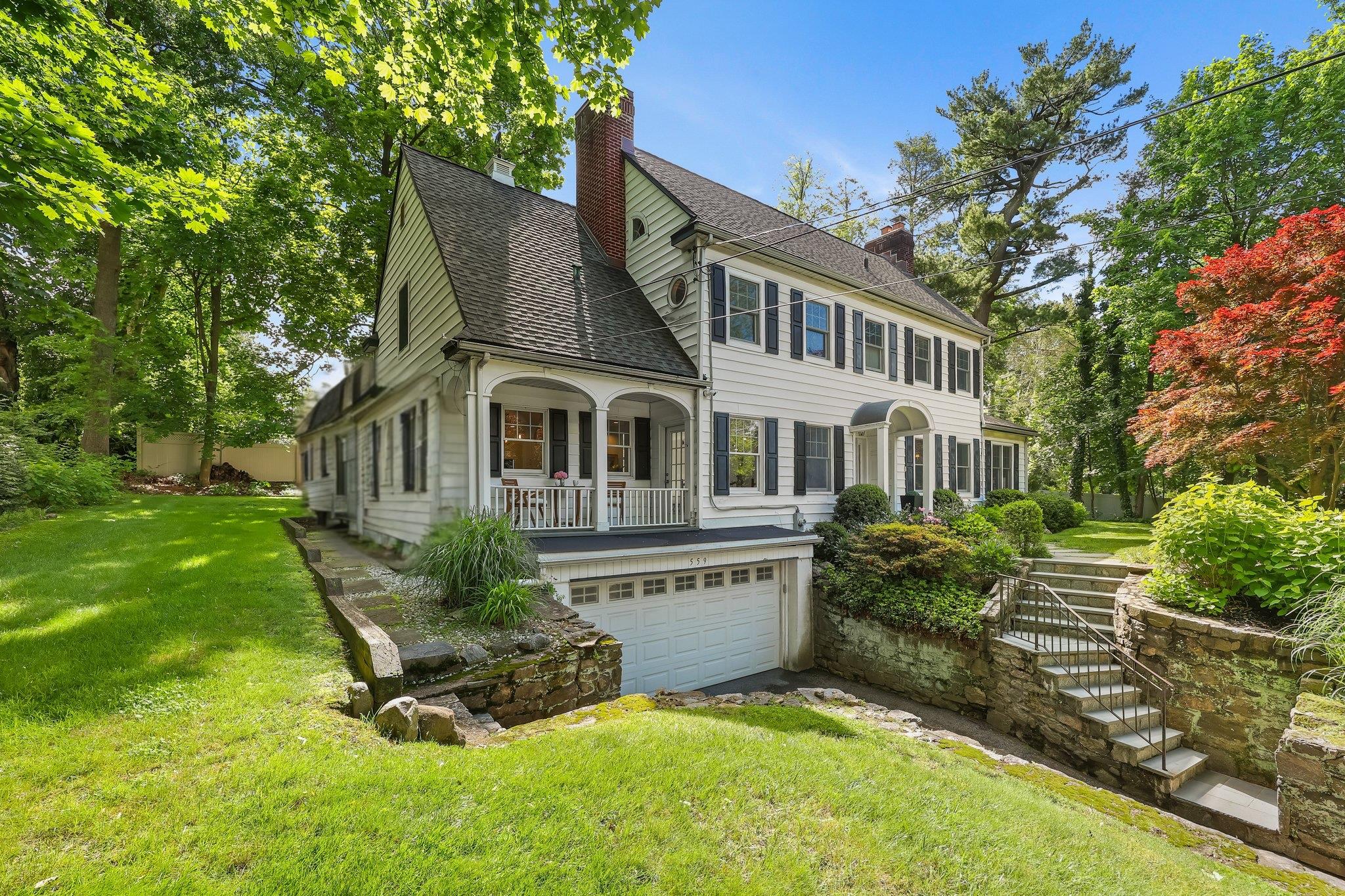 Property for Sale at N Columbus Avenue, Mount Vernon, New York - Bedrooms: 4 
Bathrooms: 3 
Rooms: 8  - $1,150,000