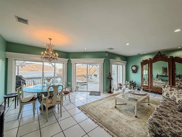 282 Tamerisk Lane, New Windsor, New York image 9
