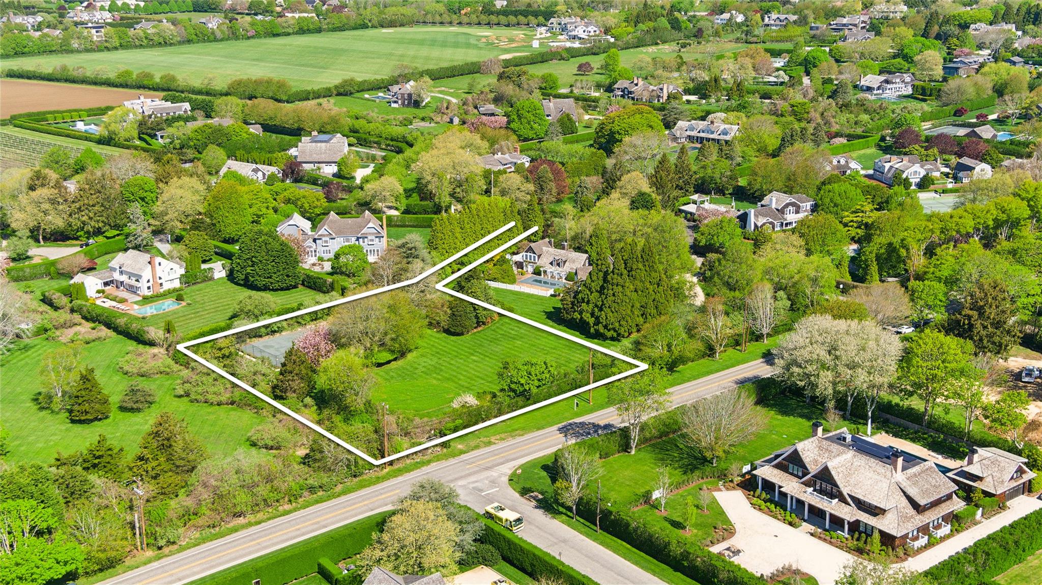 33 Bridgefield, Bridgehampton, New York image 11