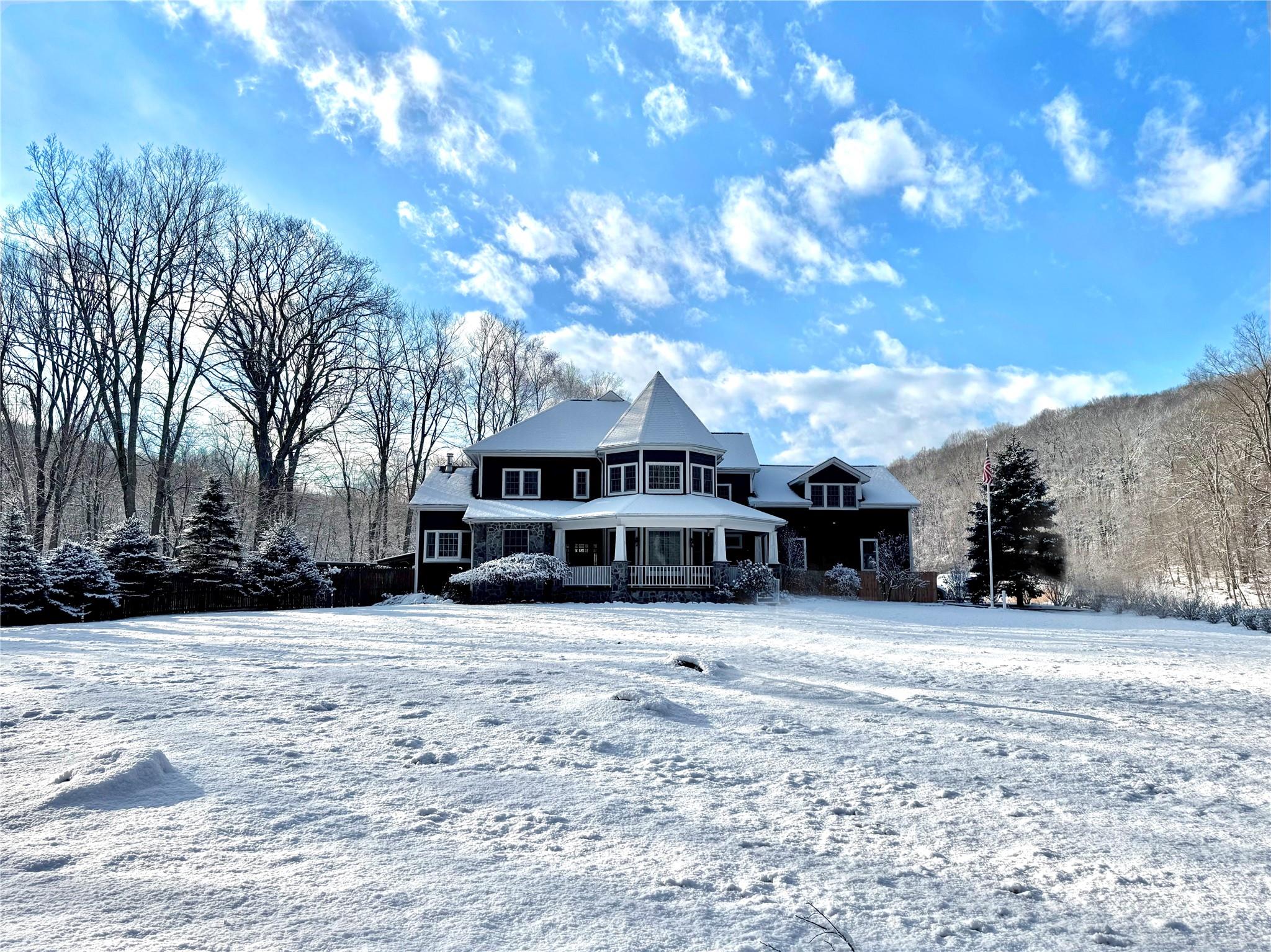 1081 E Mountain Road, Cold Spring, New York image 2