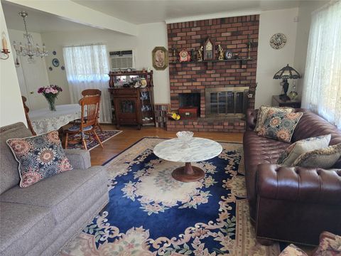 27 Leo Lane Deer Park NY 11729