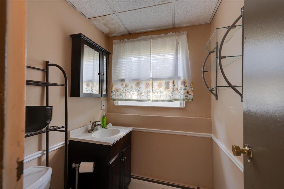 8 Holly Court, North Babylon, New York image 12