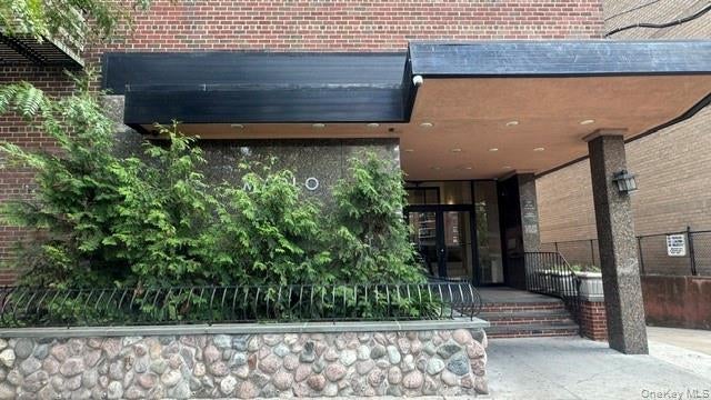 Photo of 134-54 Maple Avenue #6E, Flushing, NY 11355 (MLS # 1057908)