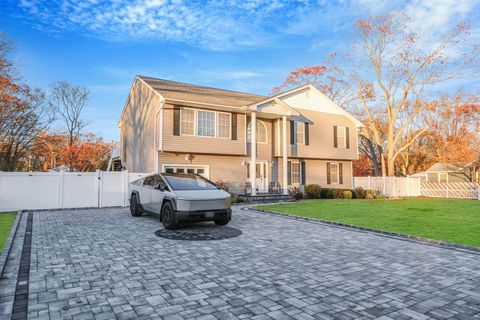 69 Plum Street Central Islip NY 11722