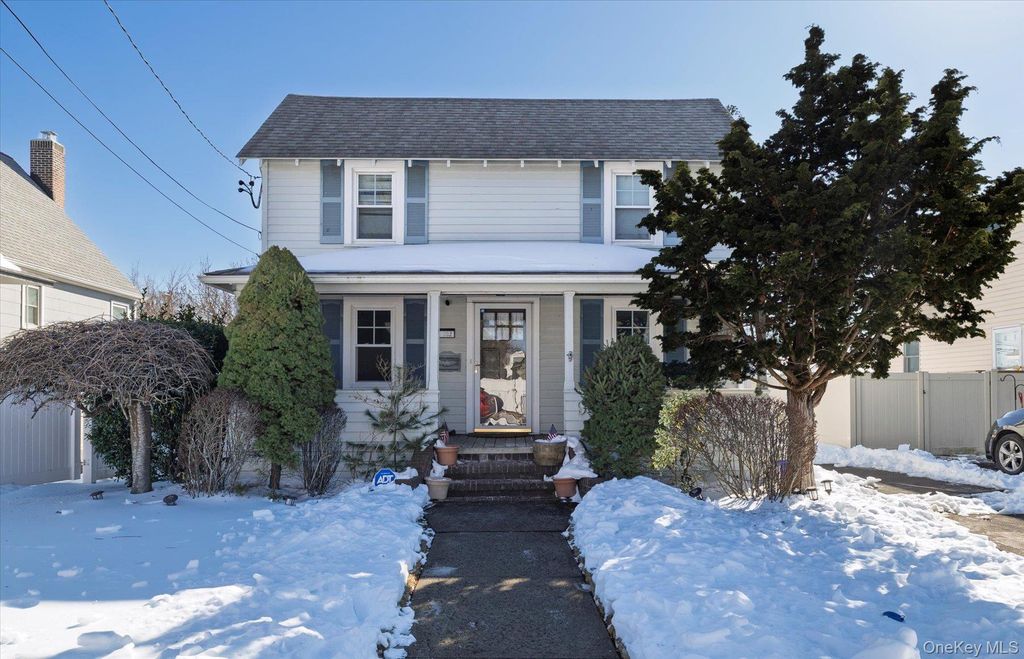 Photo of 982 Adams Street, Baldwin, NY 11510 (MLS # 958851)