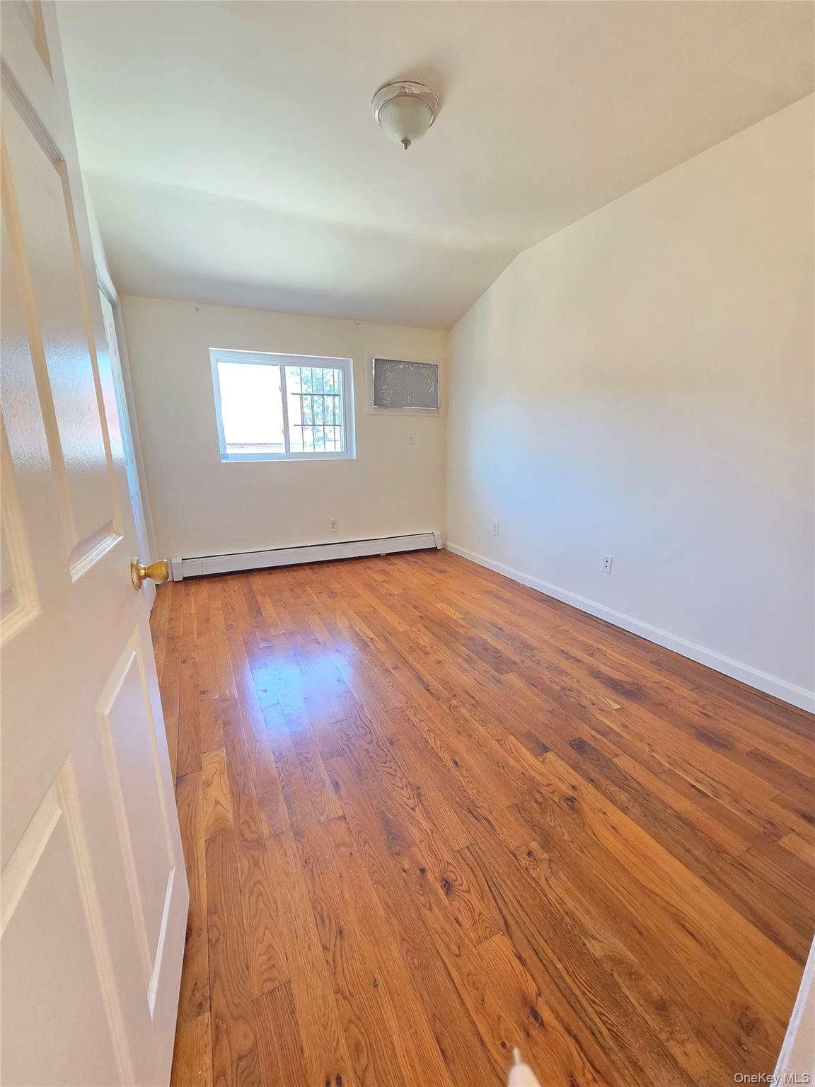128 Pugsley Avenue - Photo 2
