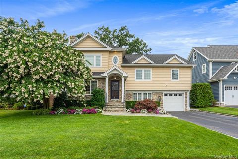 Photo of 162 Kildare Road, Garden City, NY 11530 (MLS # 901471)