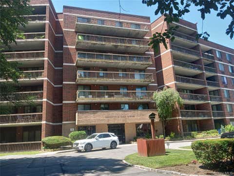 Condo For Sale - 1374 Midland Avenue #214<br/> Bronxville, NY 10708