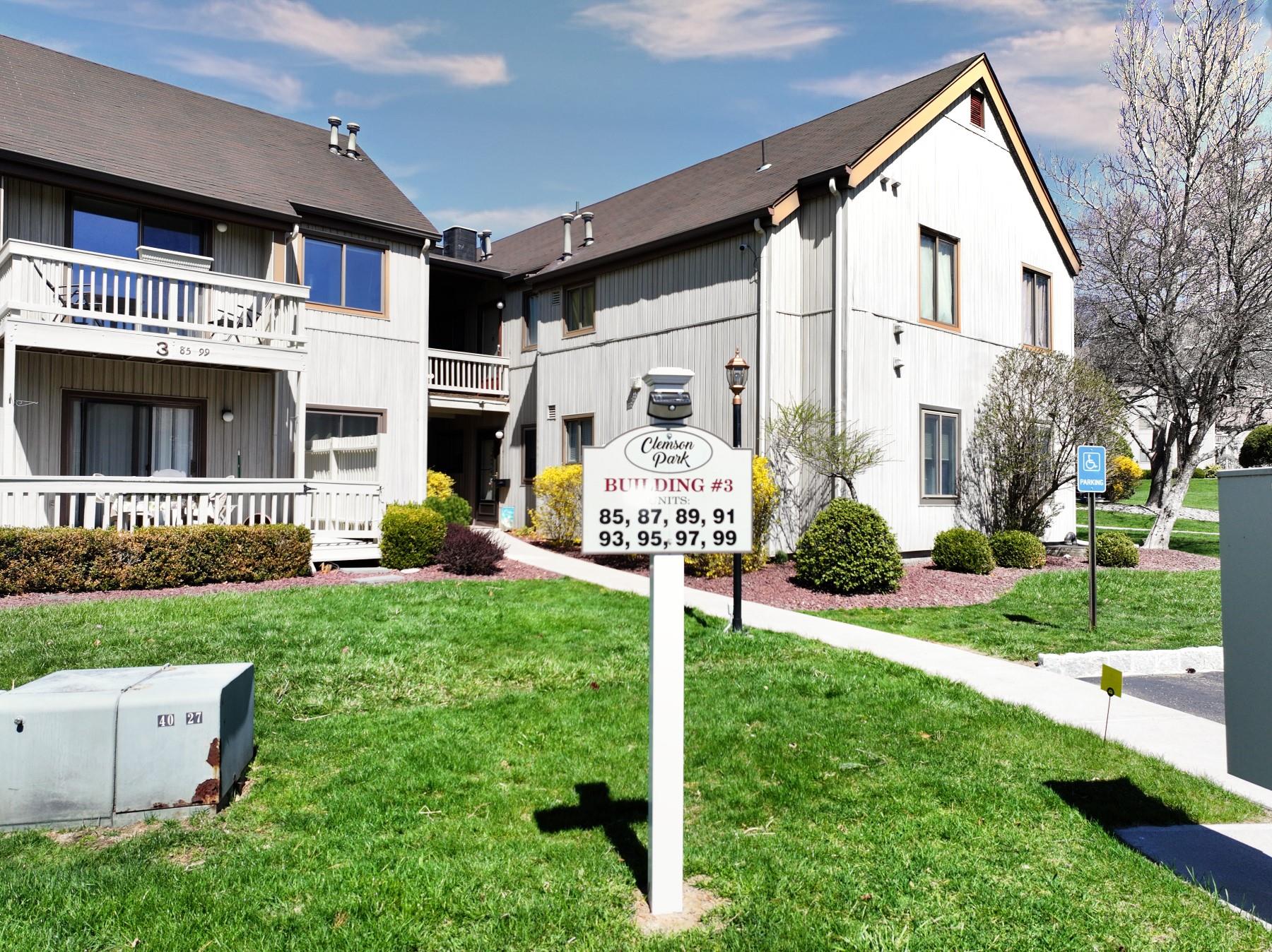 87 Sycamore Drive, Middletown, New York image 1
