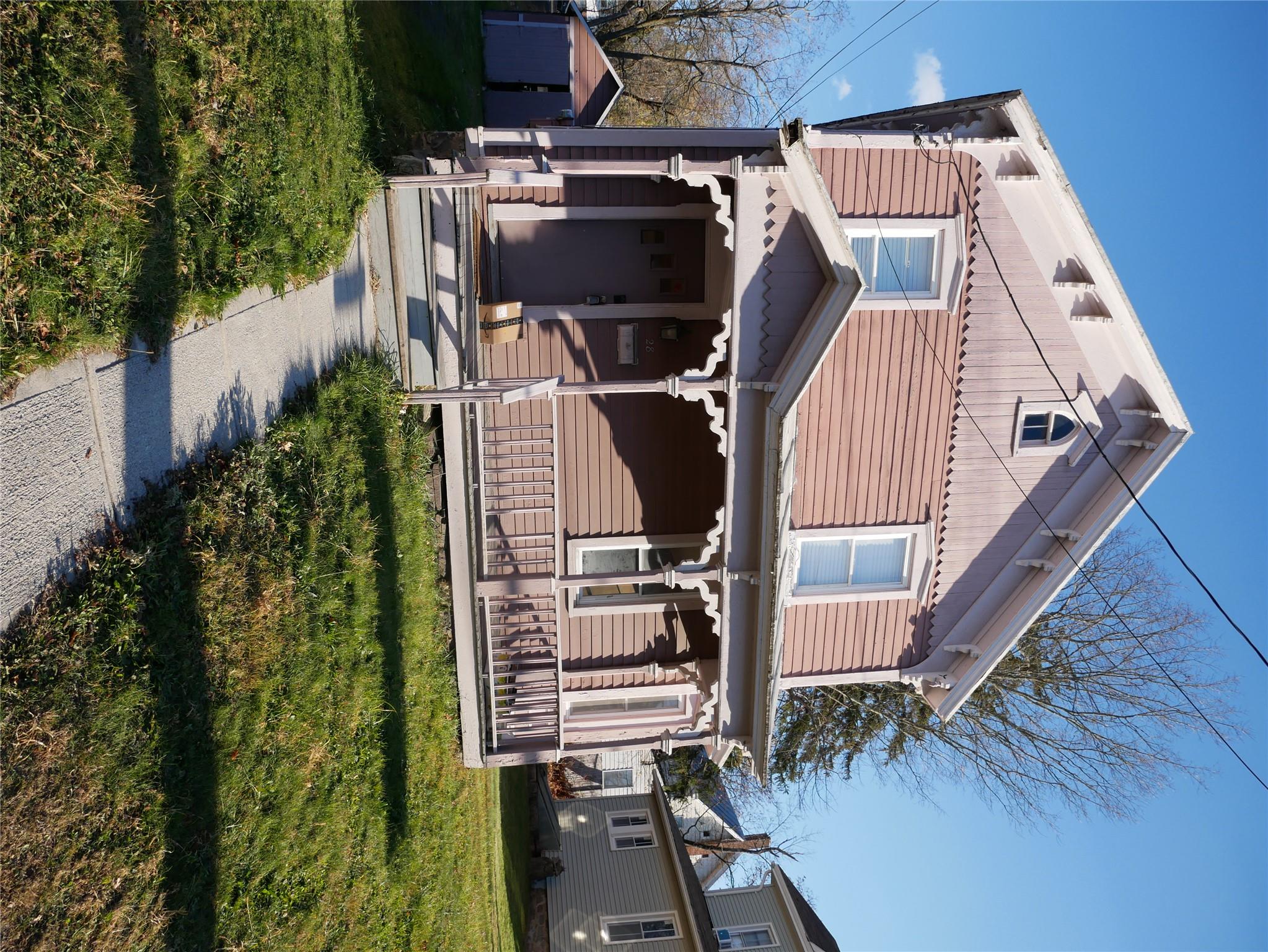 Rental Property at N Chestnut Street Ph, New Paltz, New York - Bedrooms: 4 
Bathrooms: 1 
Rooms: 6  - $2,800 MO.