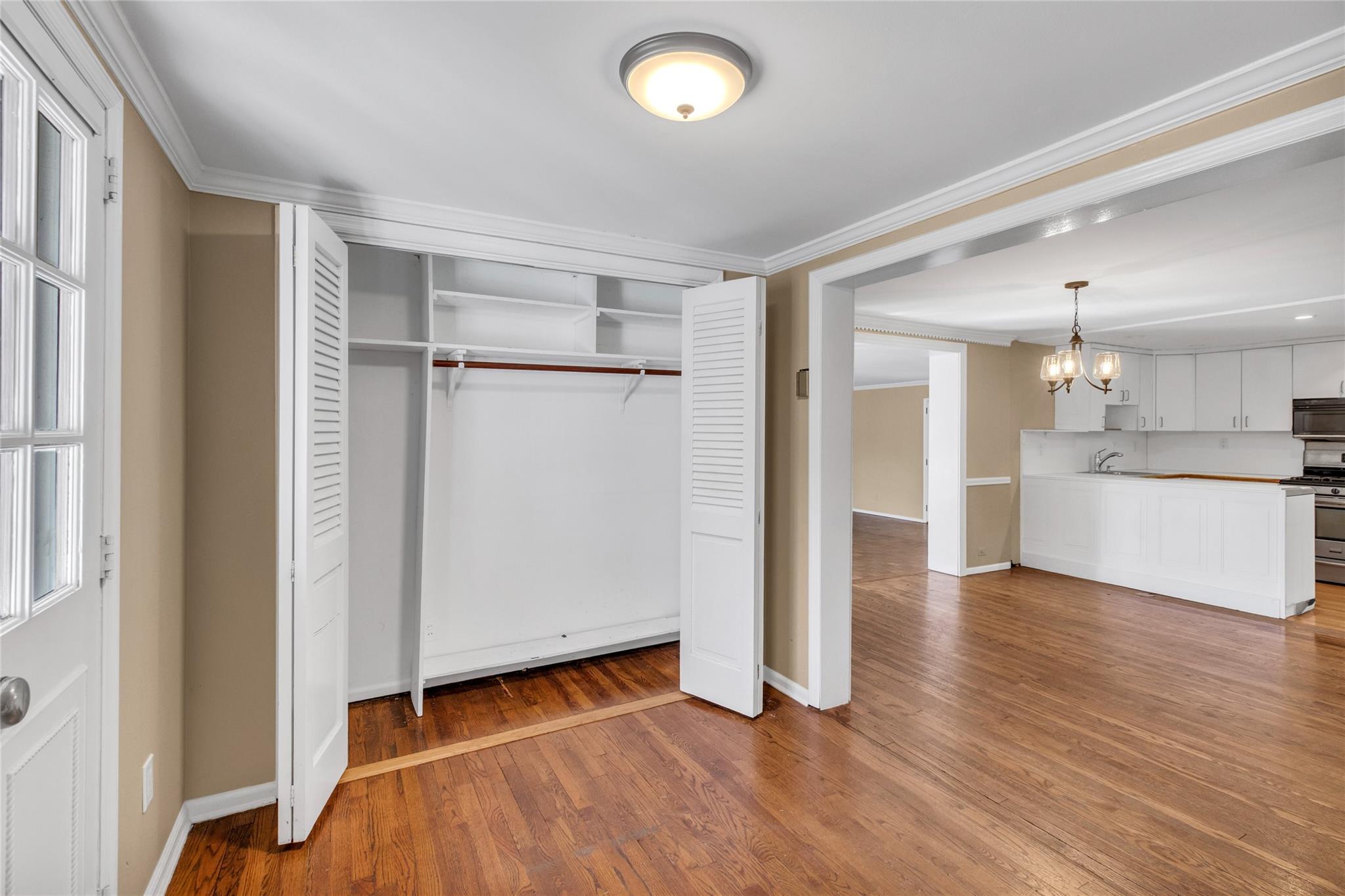 57 Wells Road, Greenlawn, New York image 4