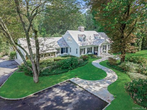 14 Farmstead Lane Brookville NY 11545