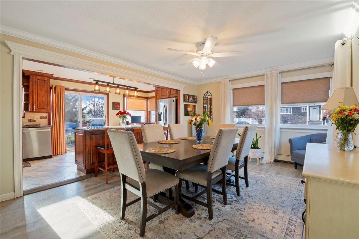 103 E Granada Avenue, Lindenhurst, New York image 4