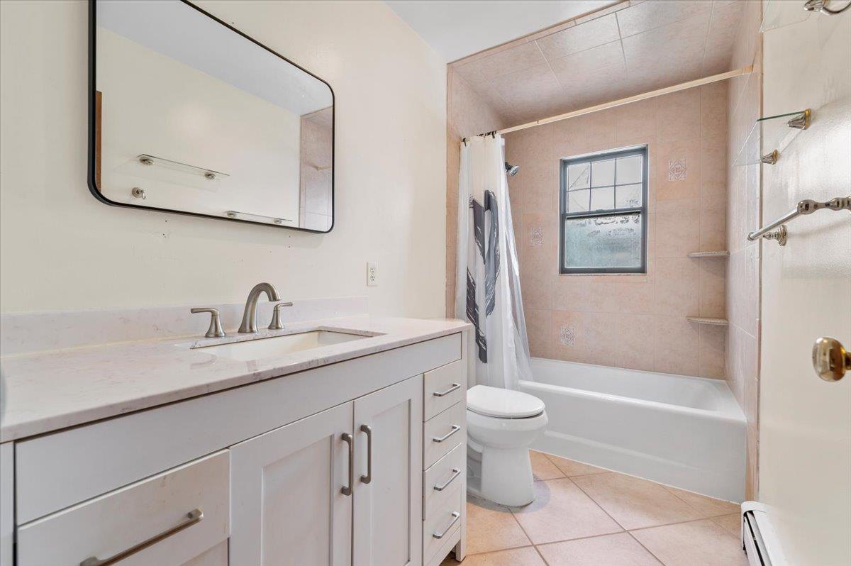 Dix Hills, New York 11746, United States, 3 Bedrooms Bedrooms, ,4 BathroomsBathrooms,Residential,Active,150000