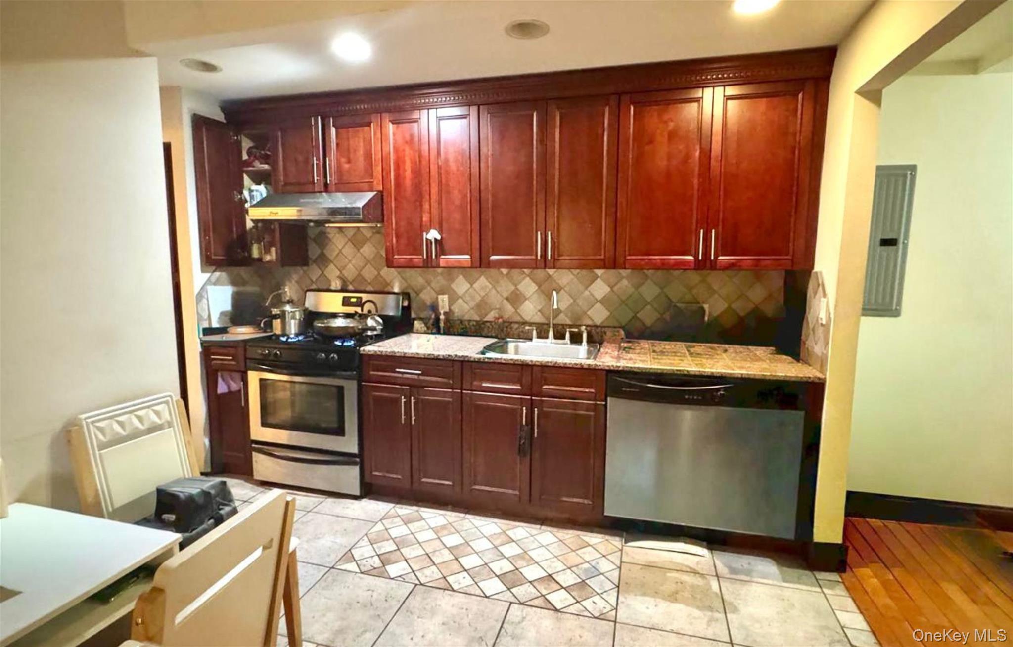 42-47 Union Street APT 2A