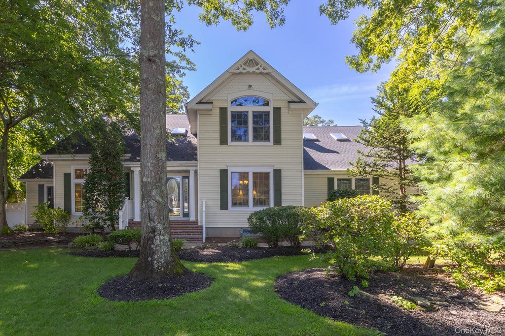 Photo of 220 St. James Avenue N, Saint James, NY 11780 (MLS # 1048431)