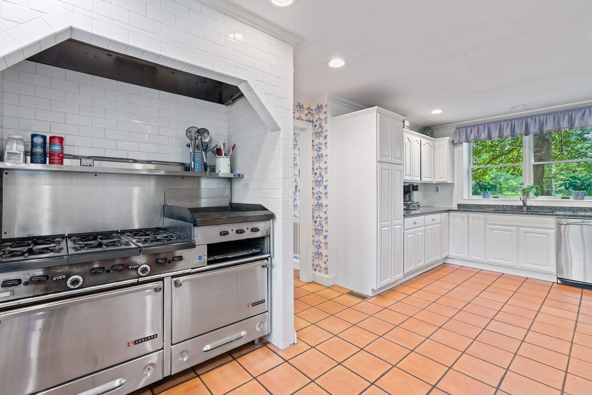 11 Meadow Spring Road, Glen Cove, New York image 11