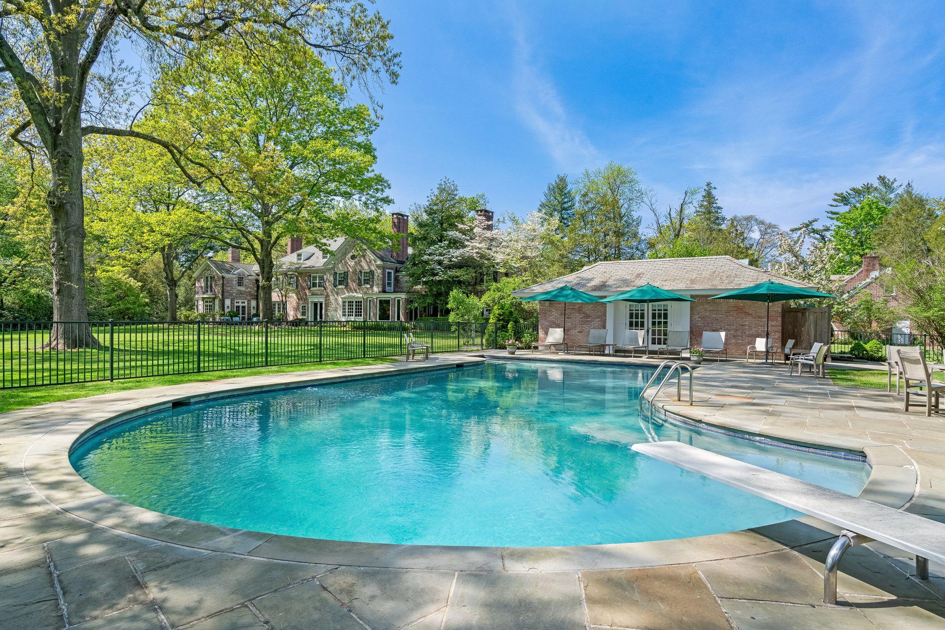 11 Meadow Spring Road, Glen Cove, New York image 29