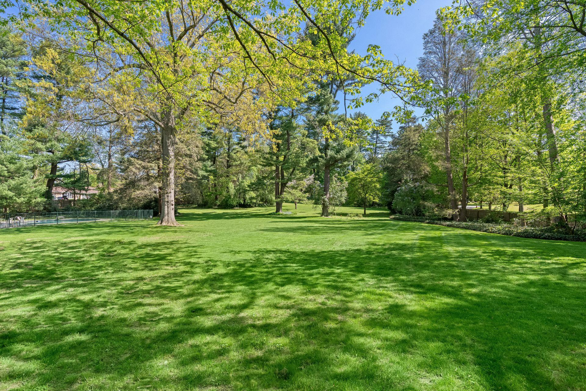 11 Meadow Spring Road, Glen Cove, New York image 33
