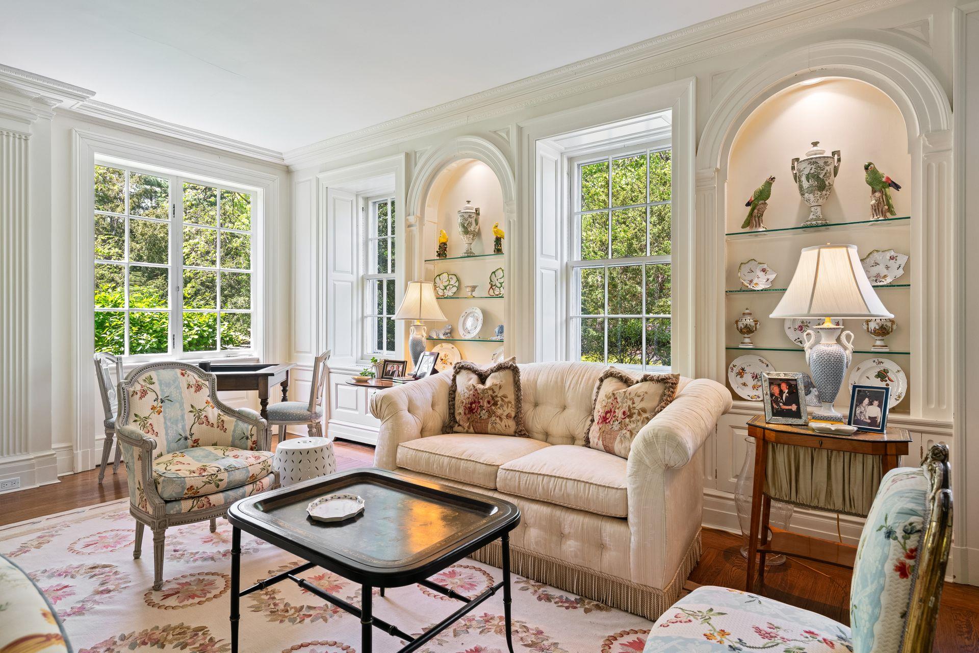 11 Meadow Spring Road, Glen Cove, New York image 4