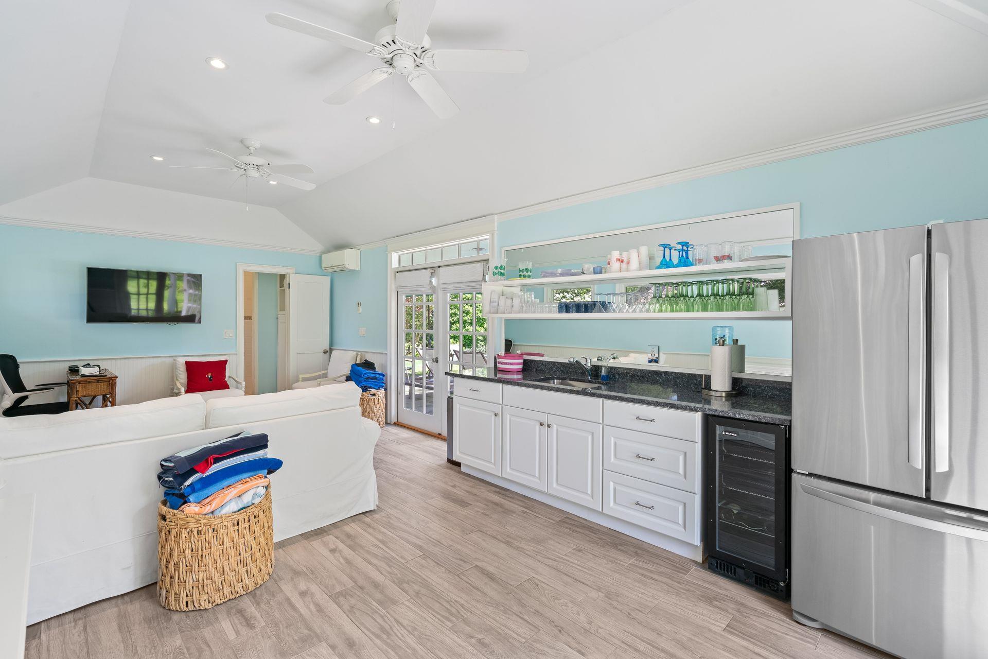 11 Meadow Spring Road, Glen Cove, New York image 30
