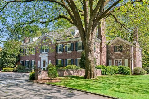 11 Meadow Spring Road Glen Cove NY 11542