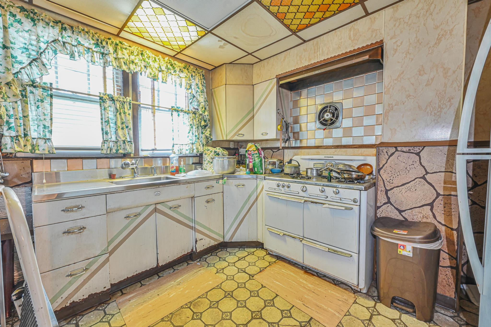 139-01 Linden Boulevard, South Ozone Park, New York image 2