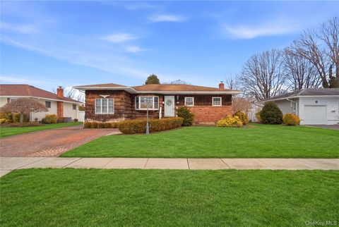 9 Lyons Avenue Farmingdale NY 11735