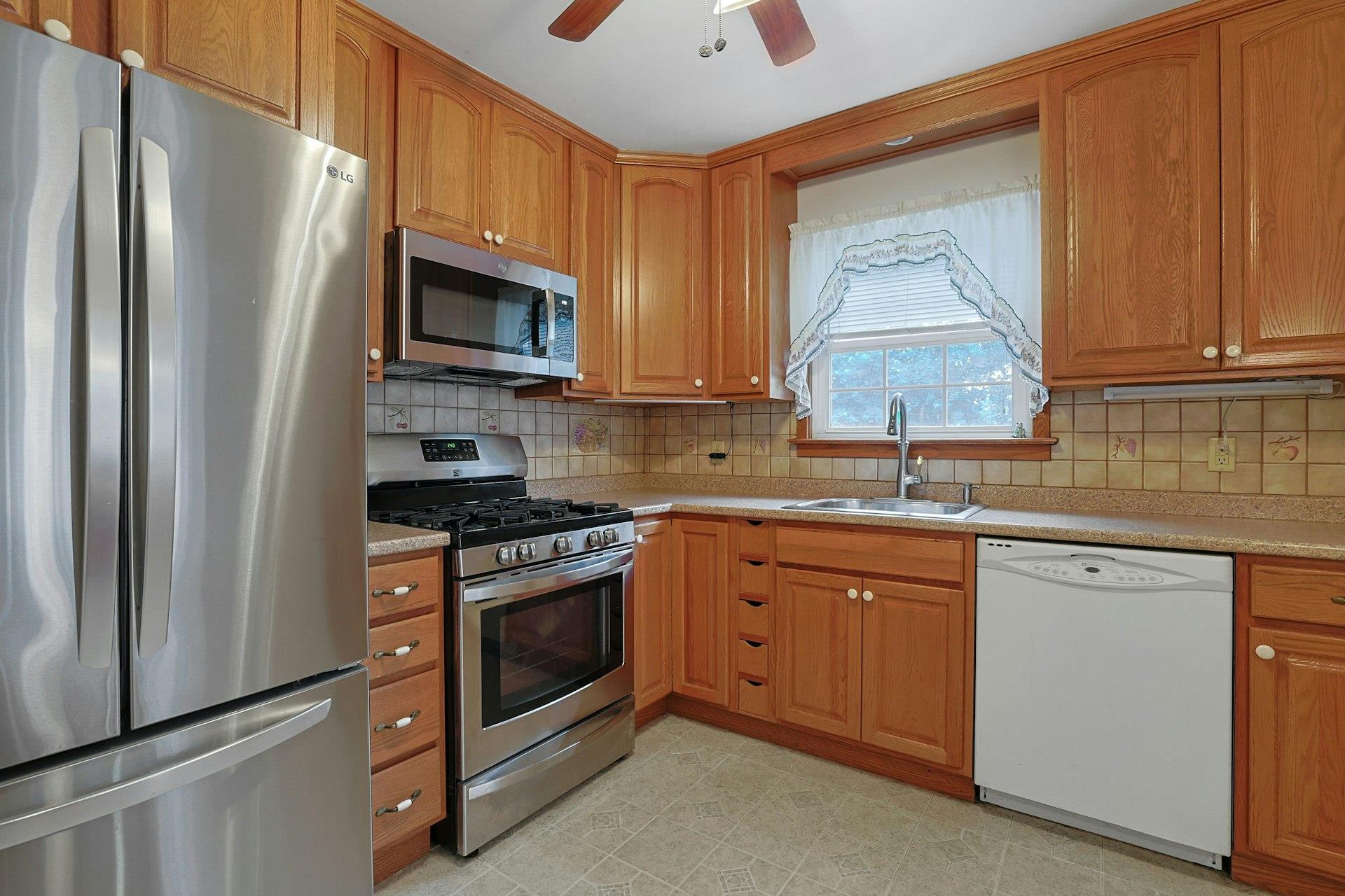 51 Overlook Drive, Valhalla, New York image 13