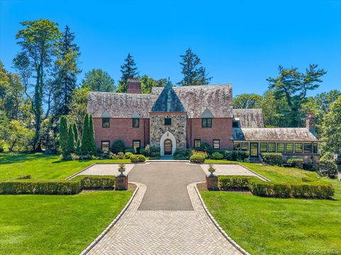 32 Wildwood Drive Great Neck NY 11024