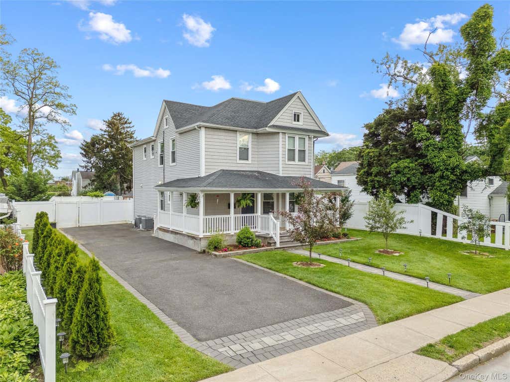 Photo of 81 Pearsall Avenue, Freeport, NY 11520 (MLS # 1029182)