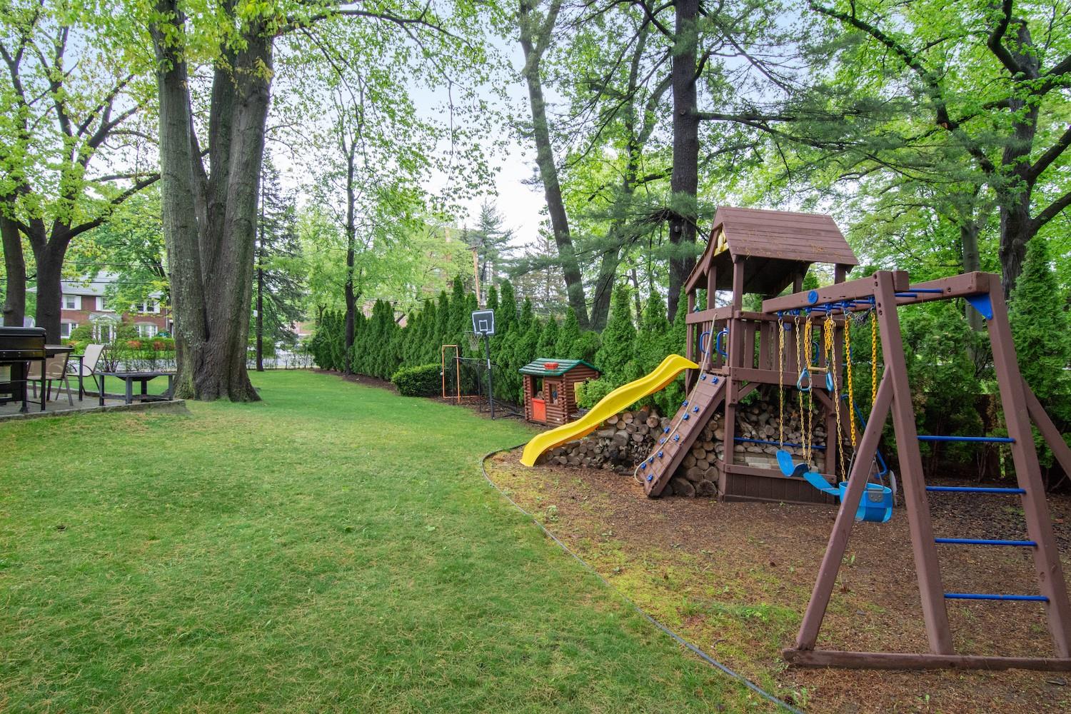 6 Hazen Street, Pelham, New York image 22
