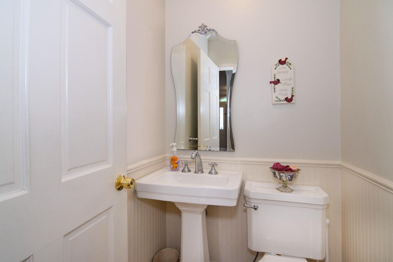 6 Hazen Street, Pelham, New York image 11