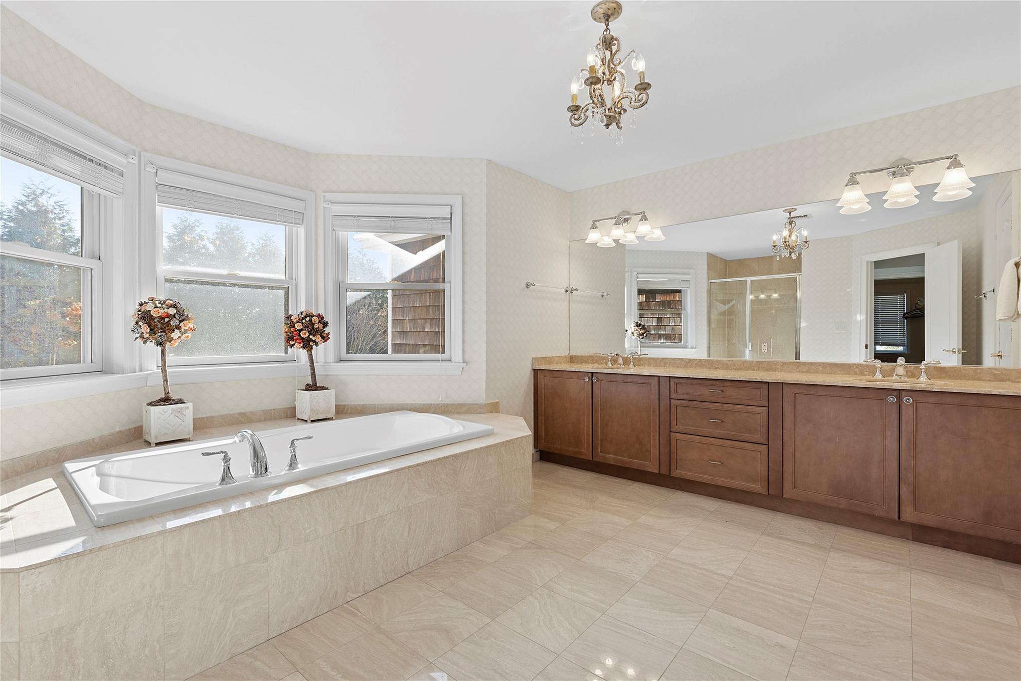 1 Seasons Lane, Southampton, New York image 15