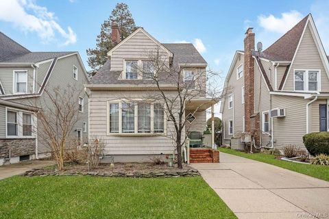 315 Marcellus Road Mineola NY 11501