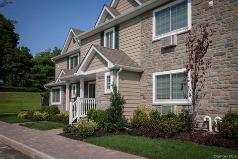 Apartment For Rent - 2 Victorian Court #61<br/> Holtsville, NY 11742