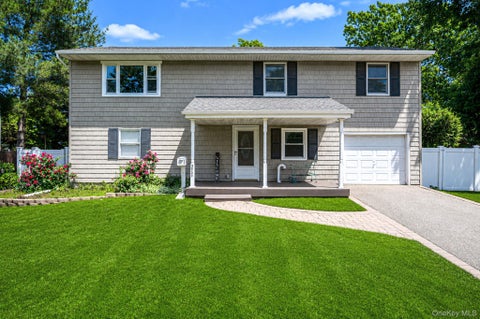 Homes For Sale - 377 Montgomery Avenue<br/> Suffolk County, West Babylon, NY 11704