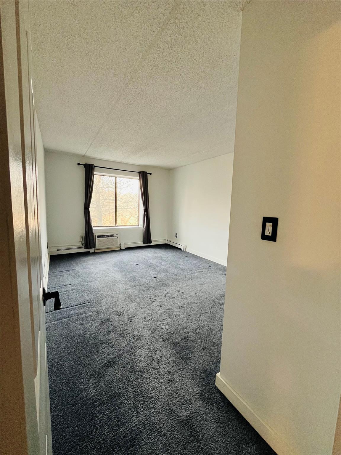 Rental Property at Halstead Avenue 3J, Harrison, New York - Bedrooms: 1 
Bathrooms: 1  - $2,500 MO.