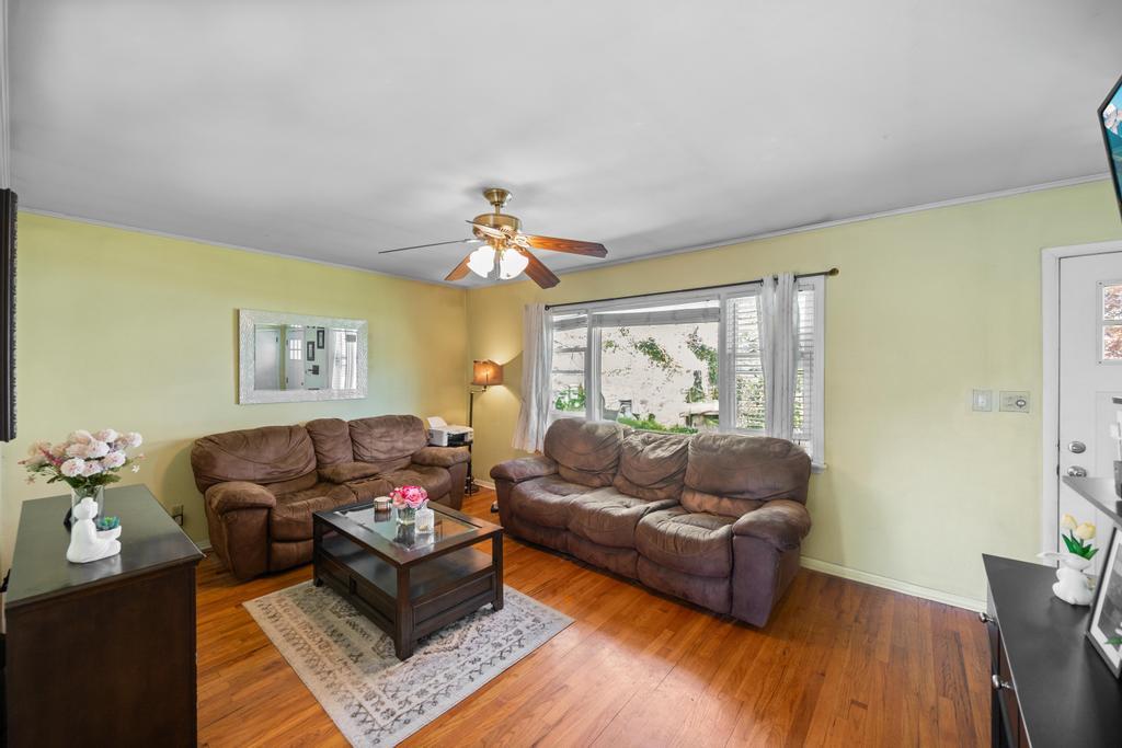 128 E 10th Street, Huntington Station, New York image 9