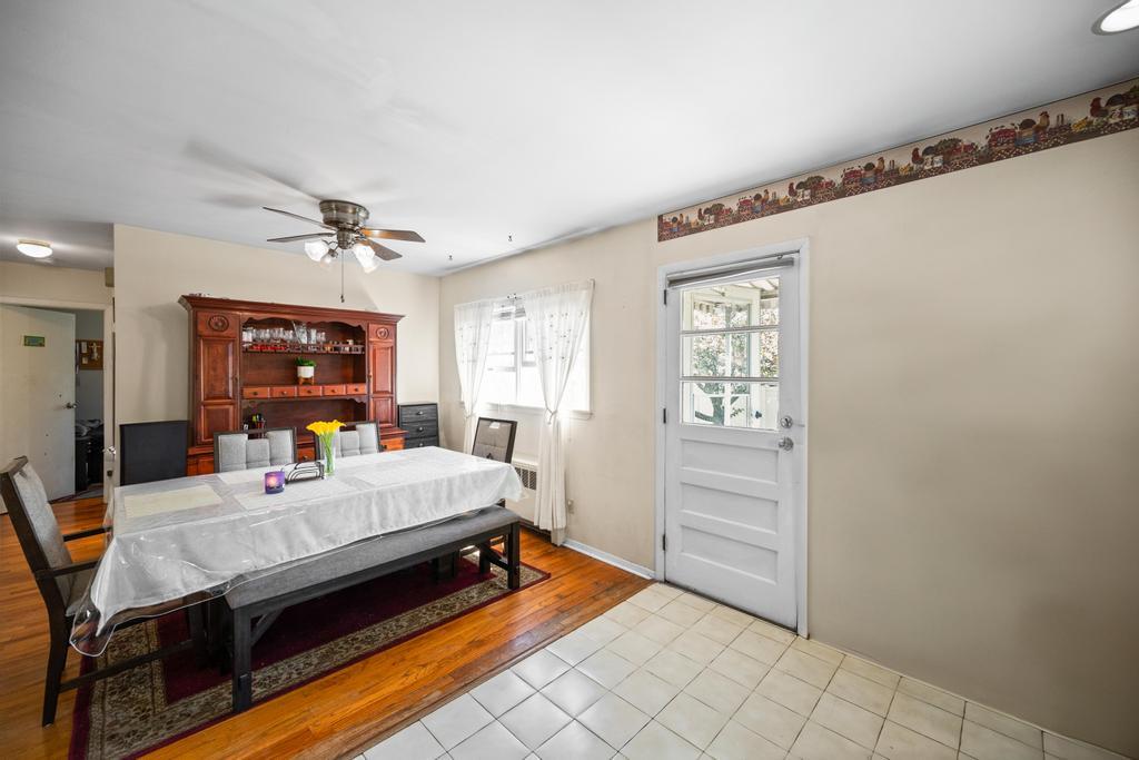 128 E 10th Street, Huntington Station, New York image 18