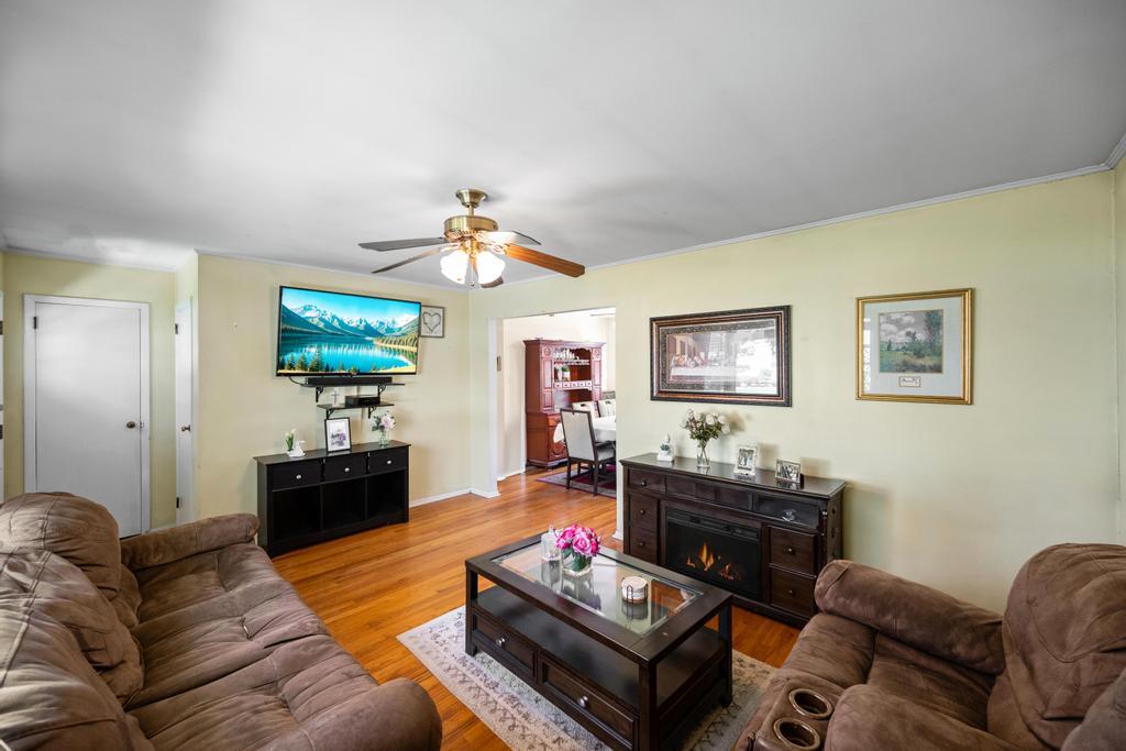 128 E 10th Street, Huntington Station, New York image 11